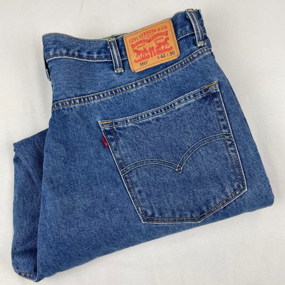 Levi's 550 Relaxed Fit Tapered Leg Jeans Mens 42x30 Medium Wash Blue Denim